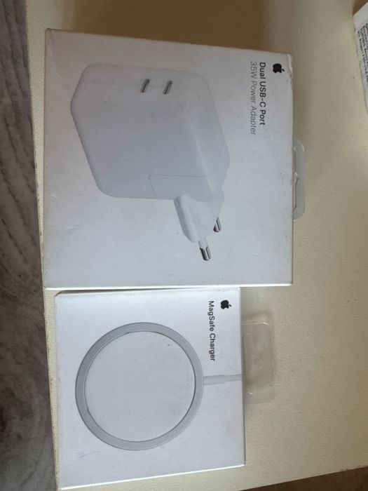 Apple адаптер и безжичен MagSafe