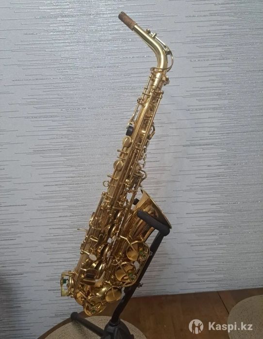 Саксофон альт Allora