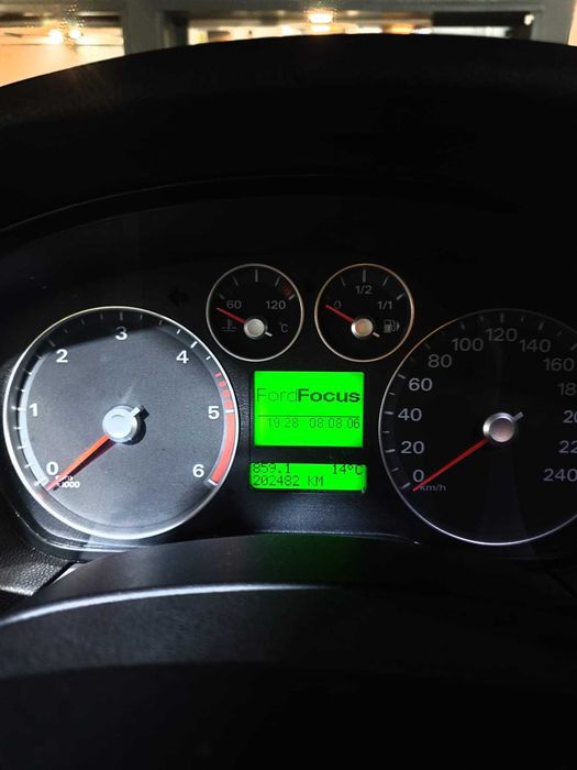 Vând Ford Focus 1.6 TDCI MK2, GHIA (dotari full)