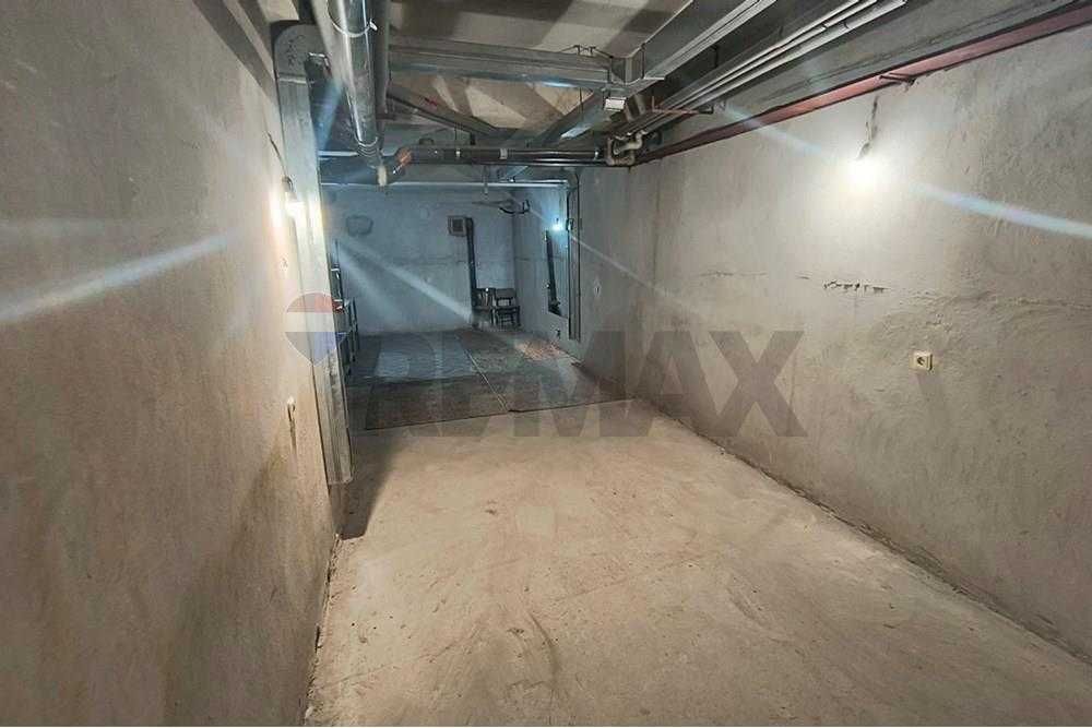 Дава се под наем Гараж / Паркомясто в Русе, Ялта - 38 кв.м за 180 € - Снимка #2