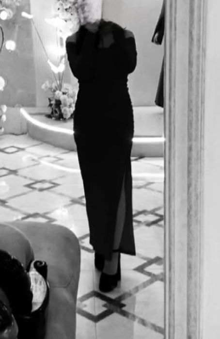 Красный алый платье