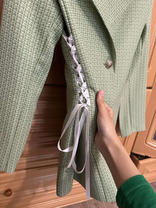 Продам приталенный пиджак