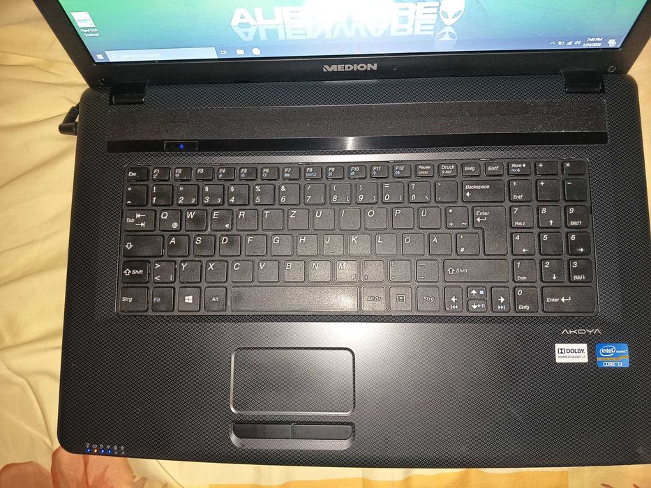 Laptop Medion Akoya Core i3 3120m, display mare de 17,3 inch, 4gb ram