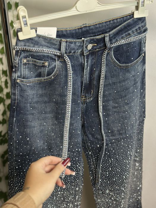 Blugi cu pietricele