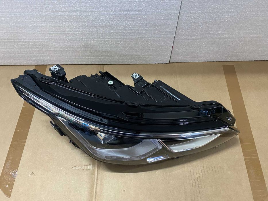 Far dreapta Led IQ LIght Matrix VW Golf 8 nou original