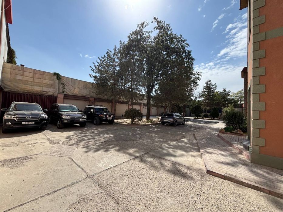 Продаётся Коммерческое Помещение 650кв.м ул.Бакинская Мирабадский рн