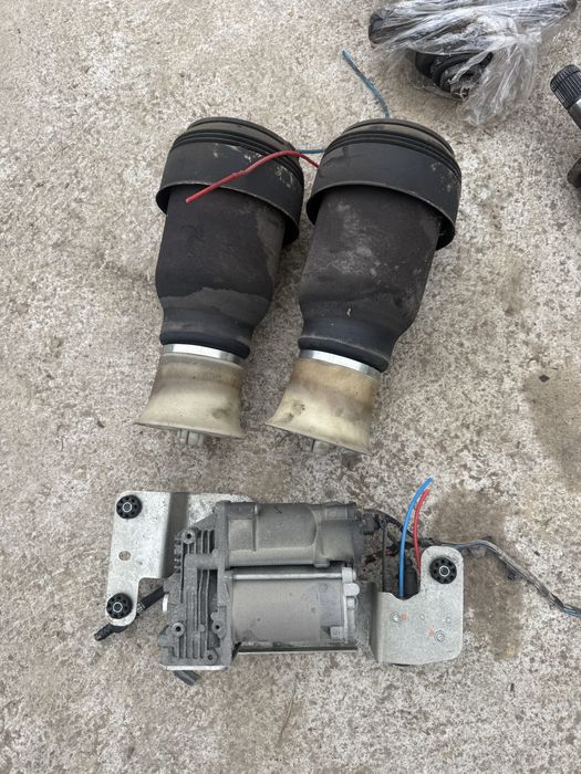 Компресор въздушно окачване Х5 Е70