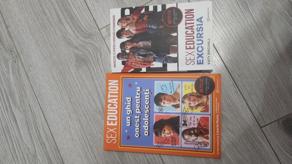 Pachet de doua carti " Sex Education" 
- Un ghid onest pentru adolesce