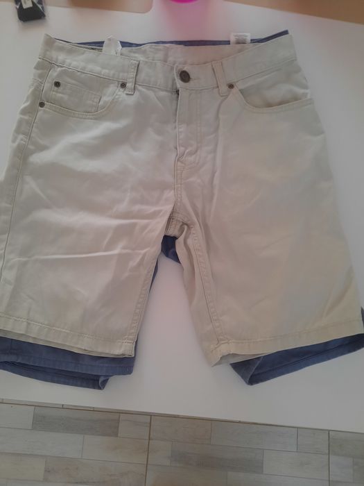2 perechi pantaloni scurți