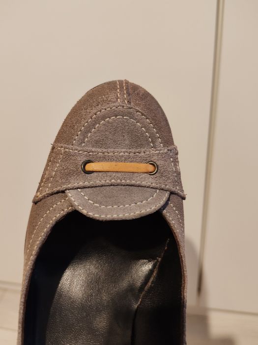 Pantofi de damă , din piele întoarsă  marimea 36,37