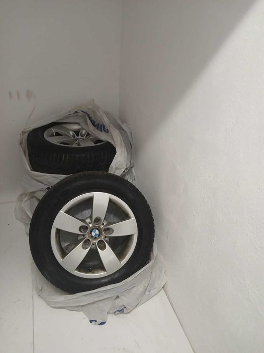 Vand 2 jante originale BMW R16 cu anvelope Michelin profil 6 mm