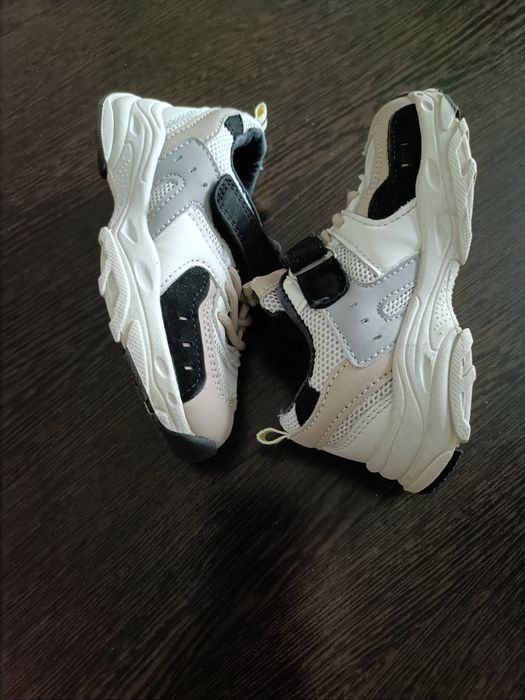 Продам кросовки для мальчика