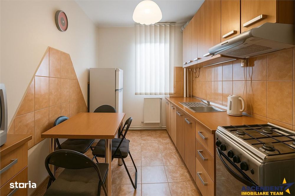 Apartament primitor, 3 camere, mobilat, utilat, Ghimbav, Brasov — fotografia 1