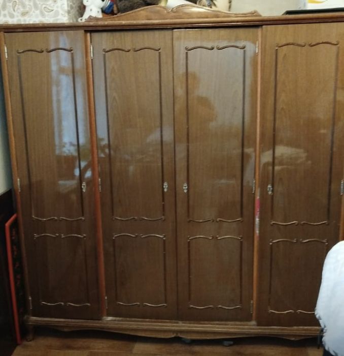 Мебель шифоньер комод тумбочки