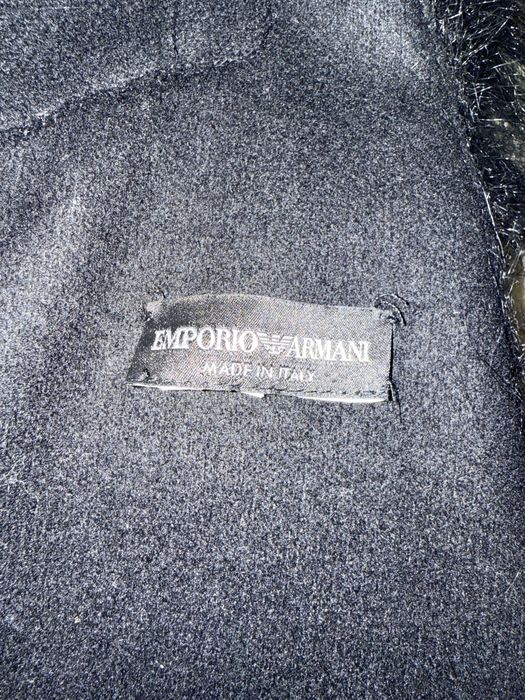Armani елече с косъм