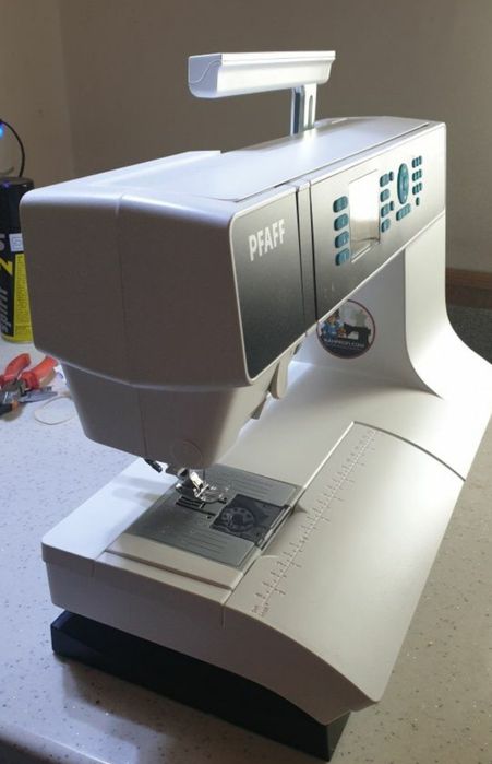 Masina de cusut Pfaff