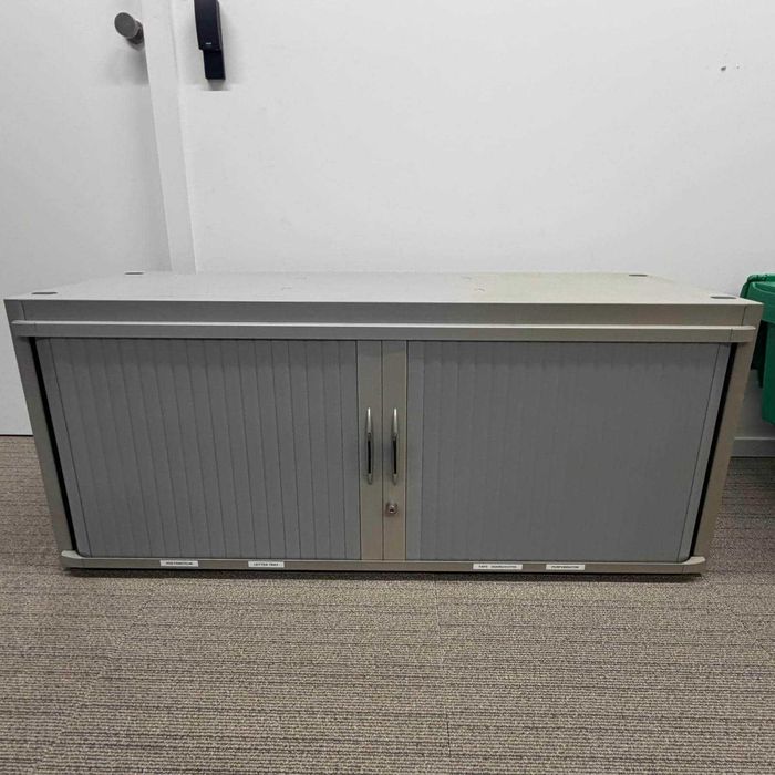 Dulap metalic cu uși glisante, gri