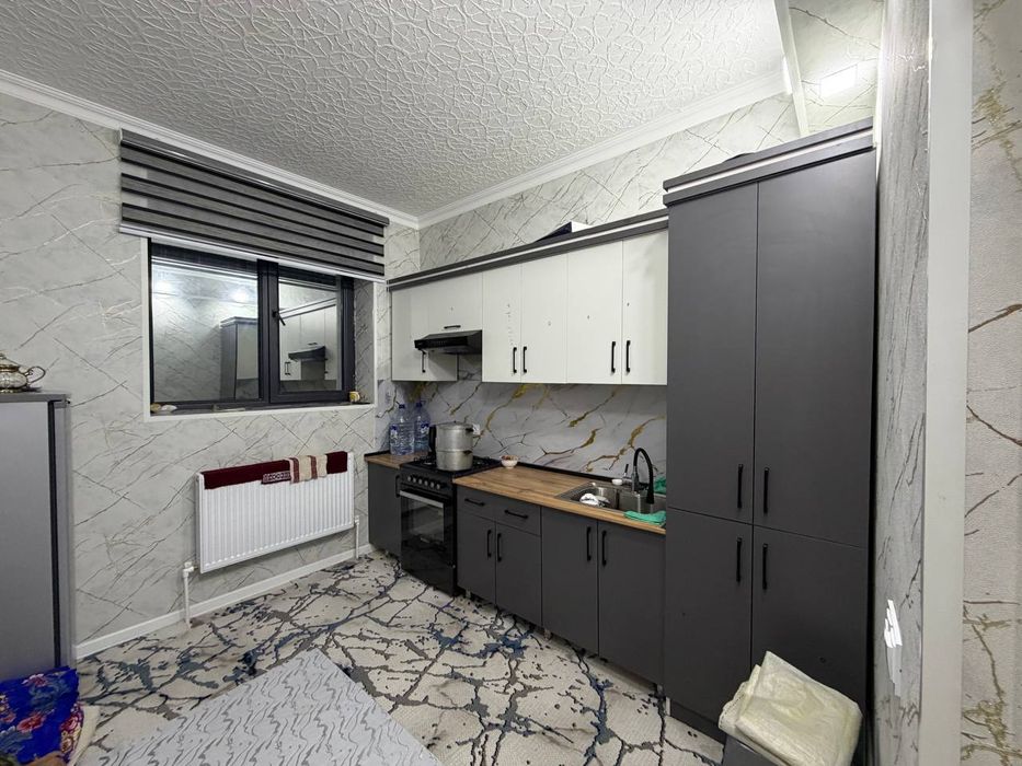 sokilni etaj 3 xonalik yevro remont boʻlgan . hamma sharoyit bor ..