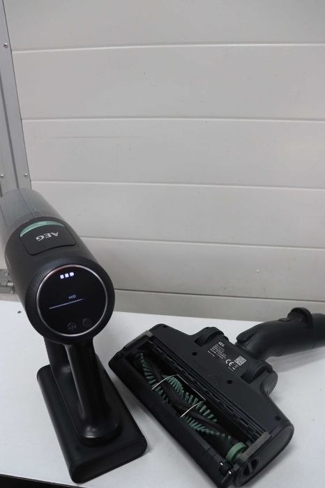 Вертикална прахосмукачка AEG Ultimate 8000 Eco (AP81B25OKO)