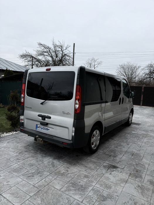 Vand Renault Trafic 8+1