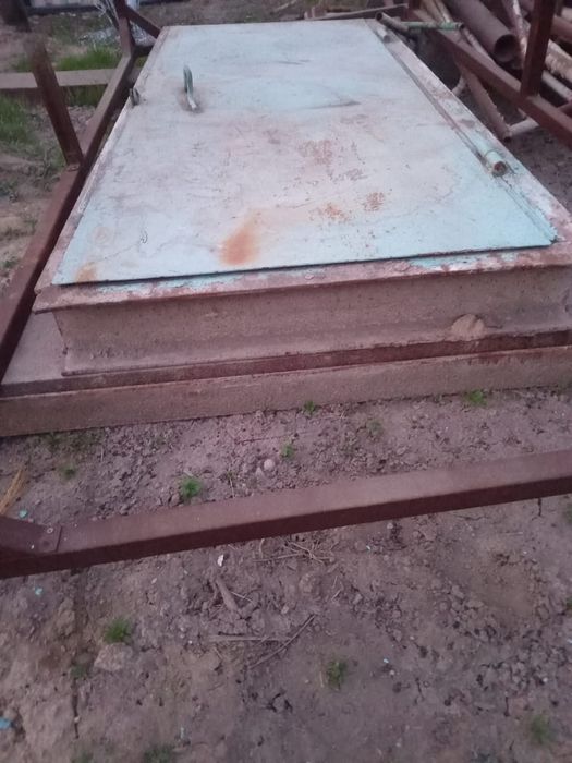 Двери гаражные ,Железные