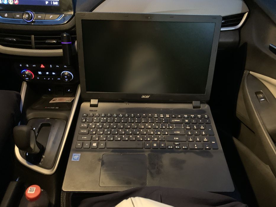 Noutbuk sotuladu 550.000