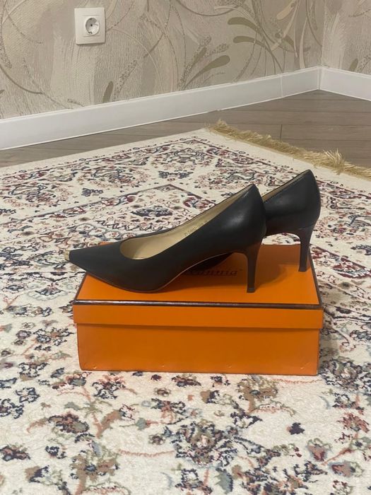 туфли шпилька Djovannia