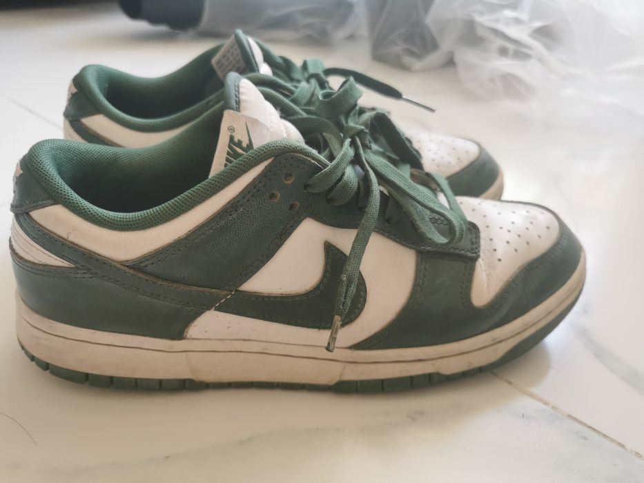 Кроссовки NIKE зеленого цвета