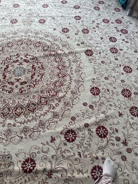 Продается ковер.