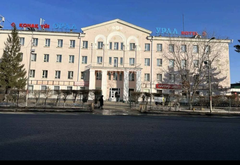 Продам гостинечный комплекс 4000 м2 4 этажа в районе рынка