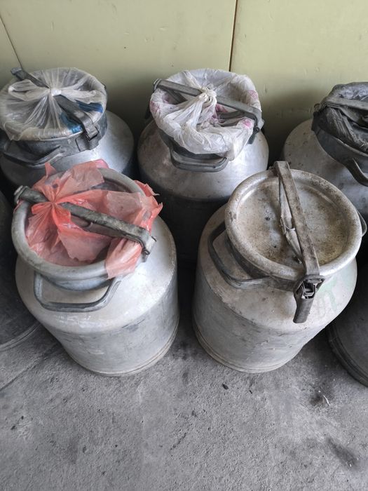 Фляги из под мёда, пищевой алюминий.