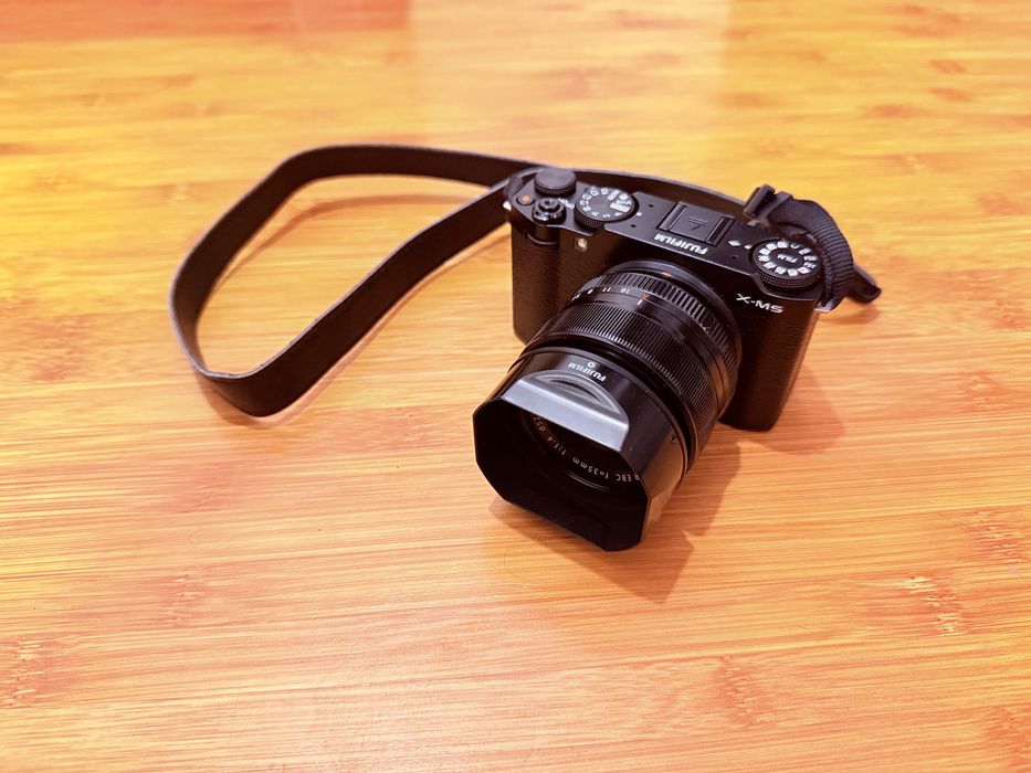 Aparat Foto Fujifilm X-M5 ca nou, obiectiv Fujinon 35mm F 1.4