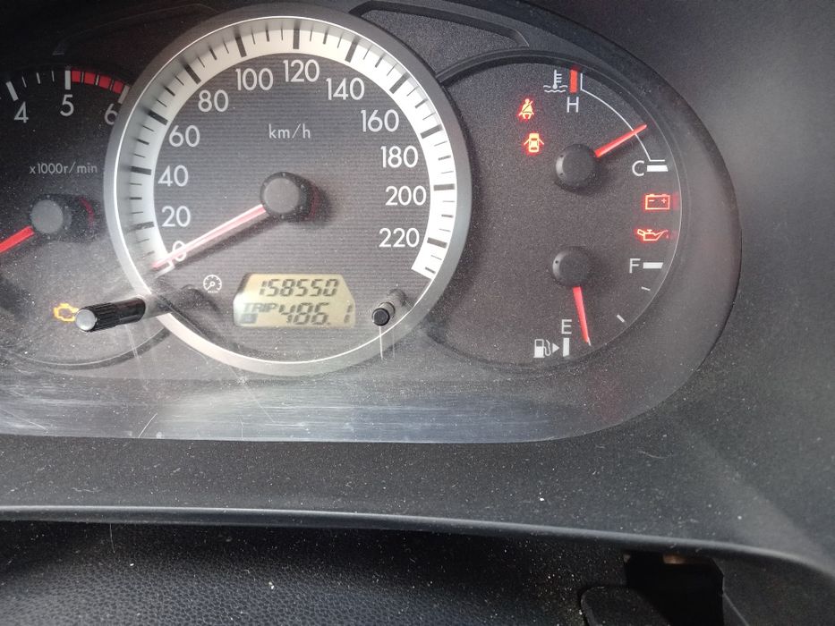 Продавам Мазда 5 на части