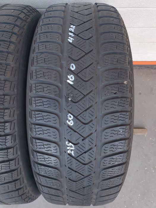 Зимни гуми 4 броя PIRELLI SottoZero3 215 60 R16 дот 4722