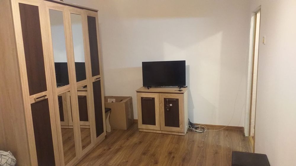 Închiriez garsoniera în zona micalaca 0722709496