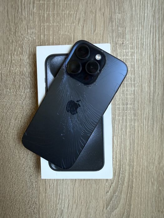 Iphone 15 pro 85% батерия