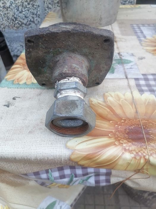 Продавам смукателен капак