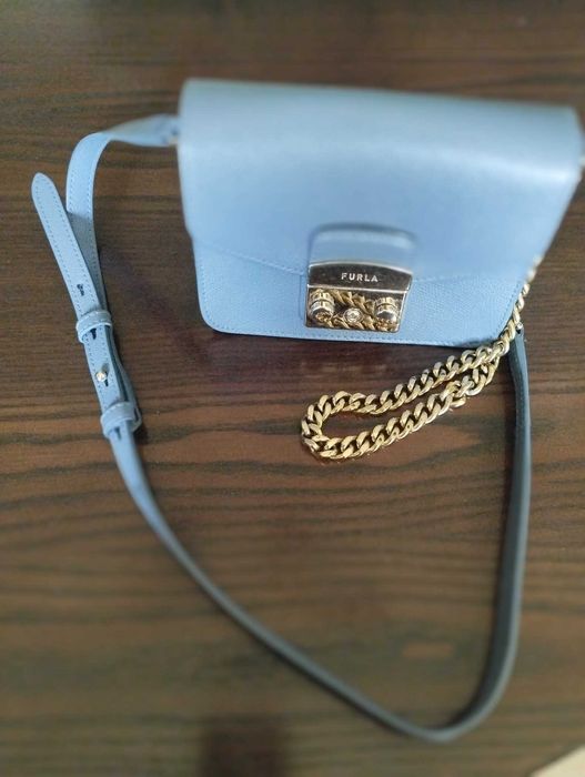 Оригинална, нова, гълъбово синя дамска чанта на Furla, Шир.17 вис.14  Цена 90 евро
