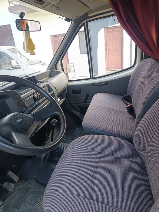 Vind autorulotă Ford tranzit imatriculata Ro