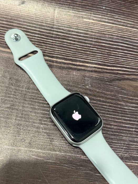 Apple Watch Series SE 44mm  (Темиртау, металлургов 17) лот 123\7688
