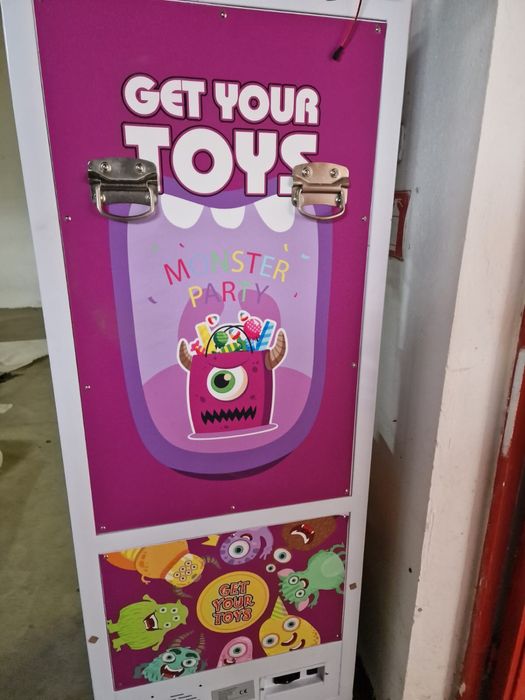 Кран машини за плюшени играчки