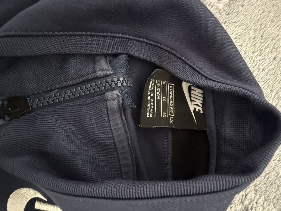 Nike денстки суичър