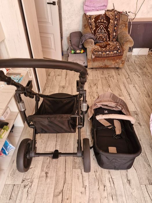 Продаёться детская коляска 2 в 1