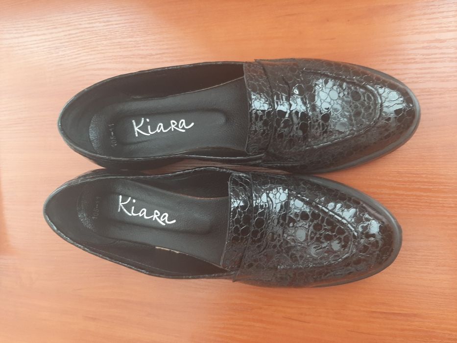 Нови елегантни дамски обувки от мек естествен лак