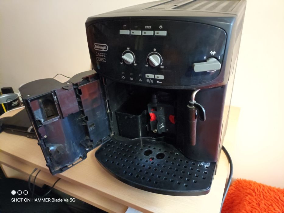 Кафе машина робот Delonghi Caffe Corso