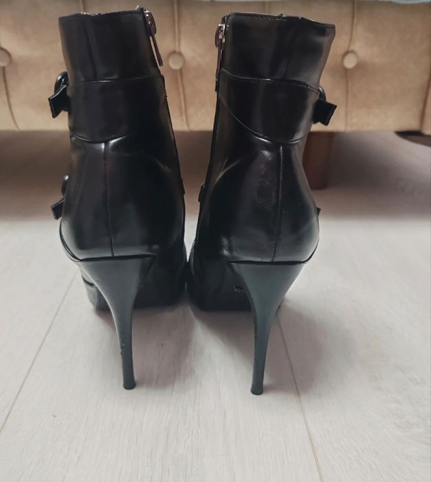Botine Prima Donna cu toc