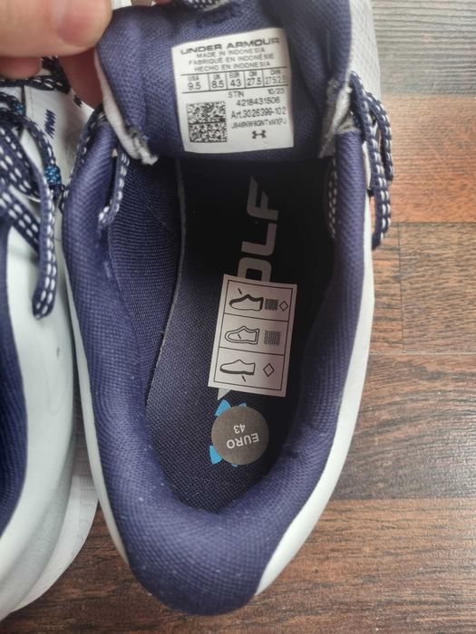 Under Armour !Чистонове маратонки !