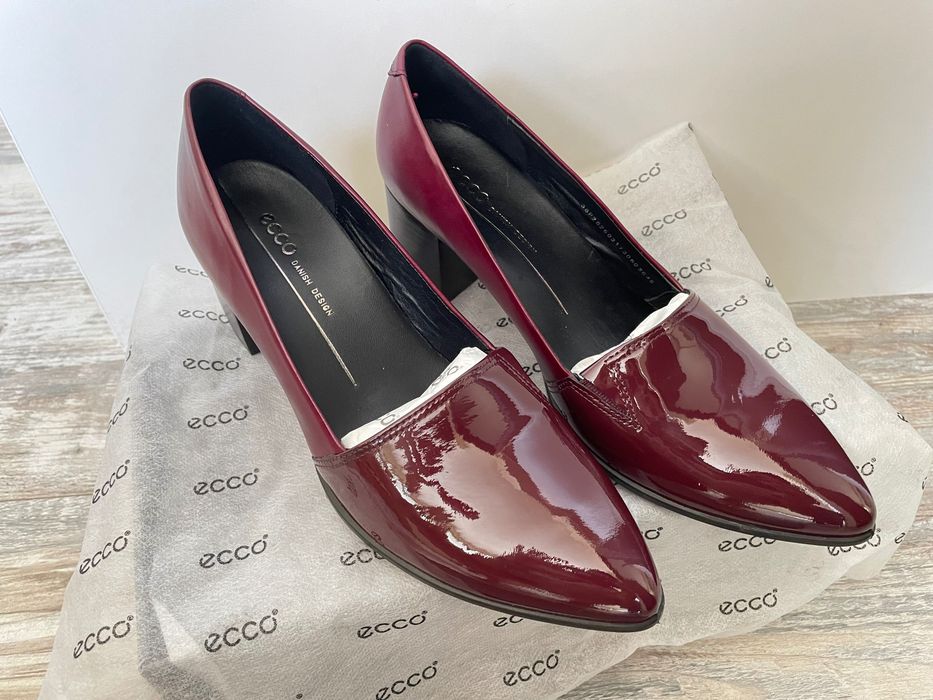 Чисто нови дамски обувки 38 номер на марка ECCO.
