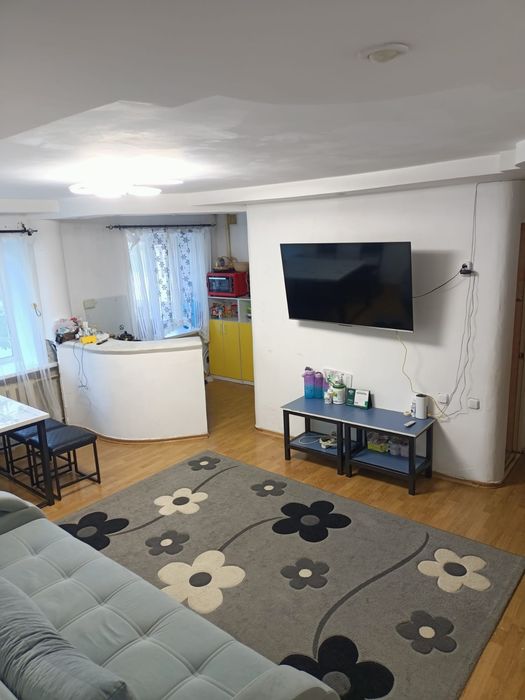 Продам 4 комнатную квартиру