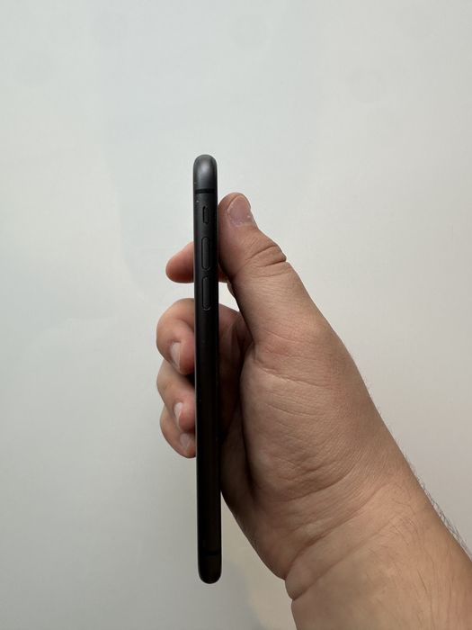 iPhone 11 128GB, condiție foarte bună